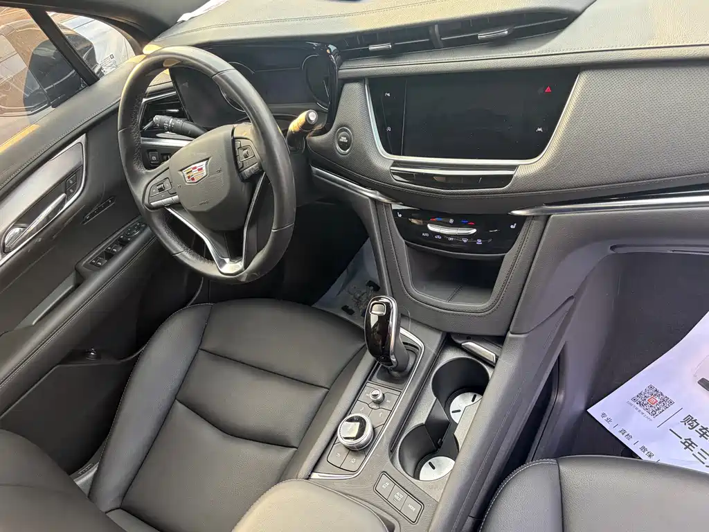 Cadillac XT6 2022 — фото 11