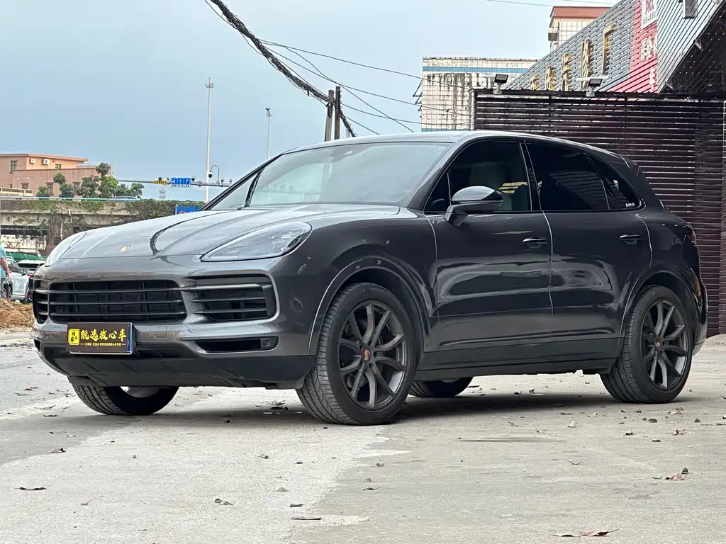Porsche Cayenne 2018 — фото 1