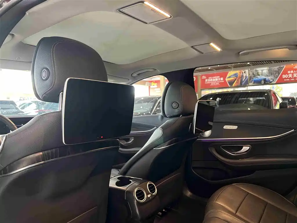 Mercedes-Benz E-Class 2019 — фото 12