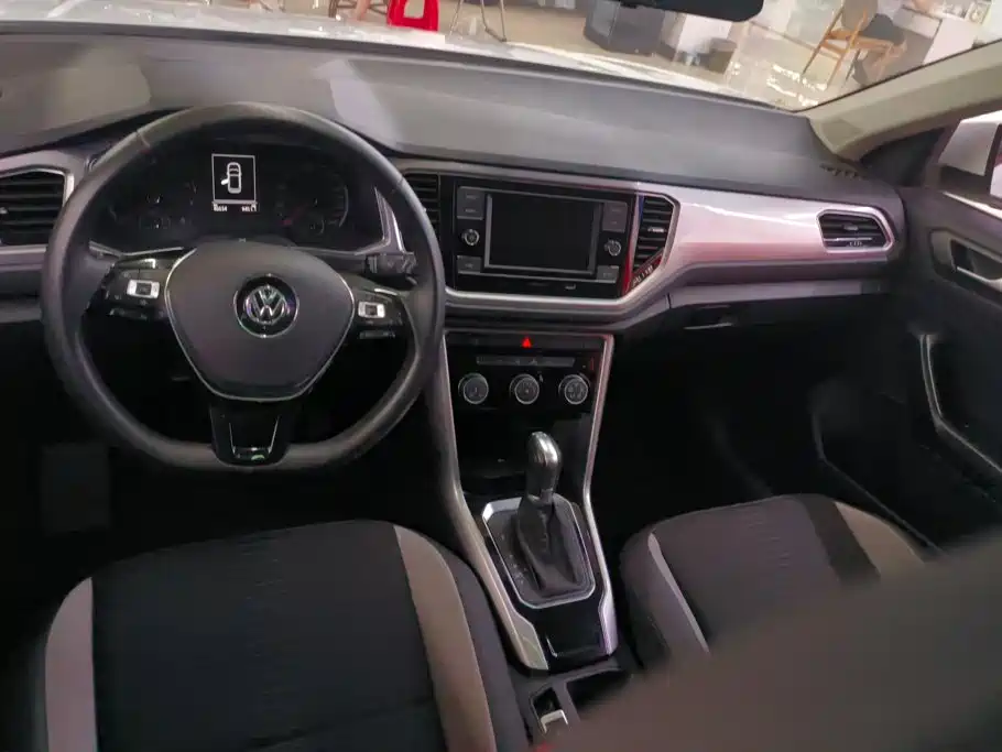 Volkswagen T-Roc 2020 — фото 12