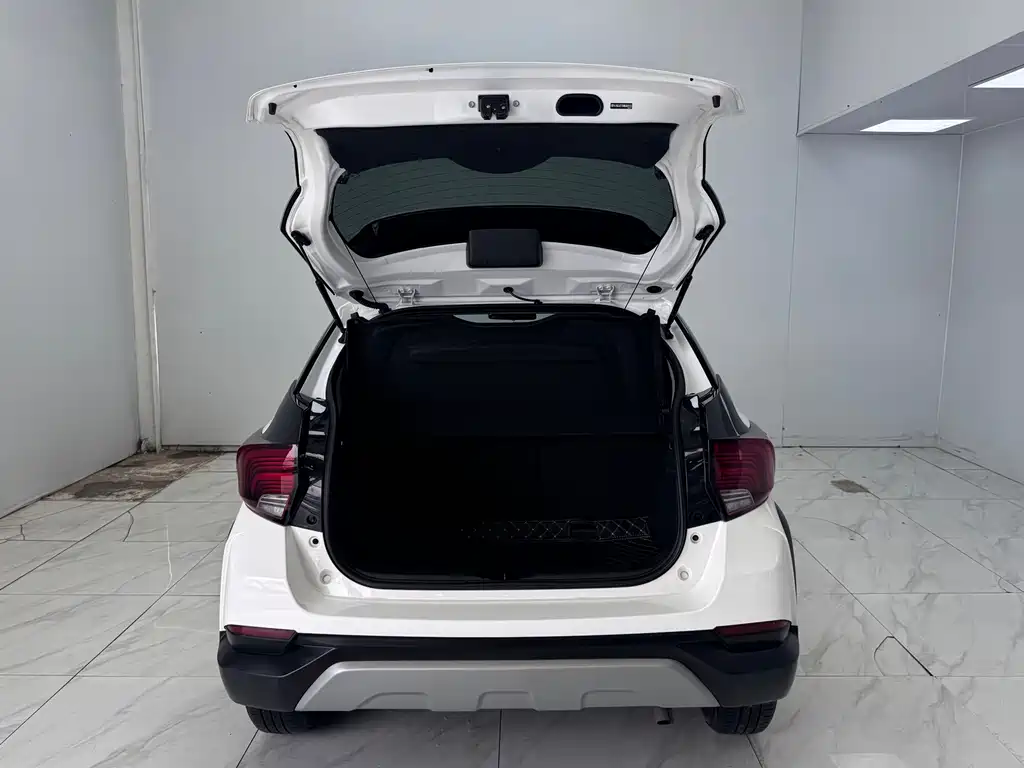 Toyota Yaris L 2021 — фото 16