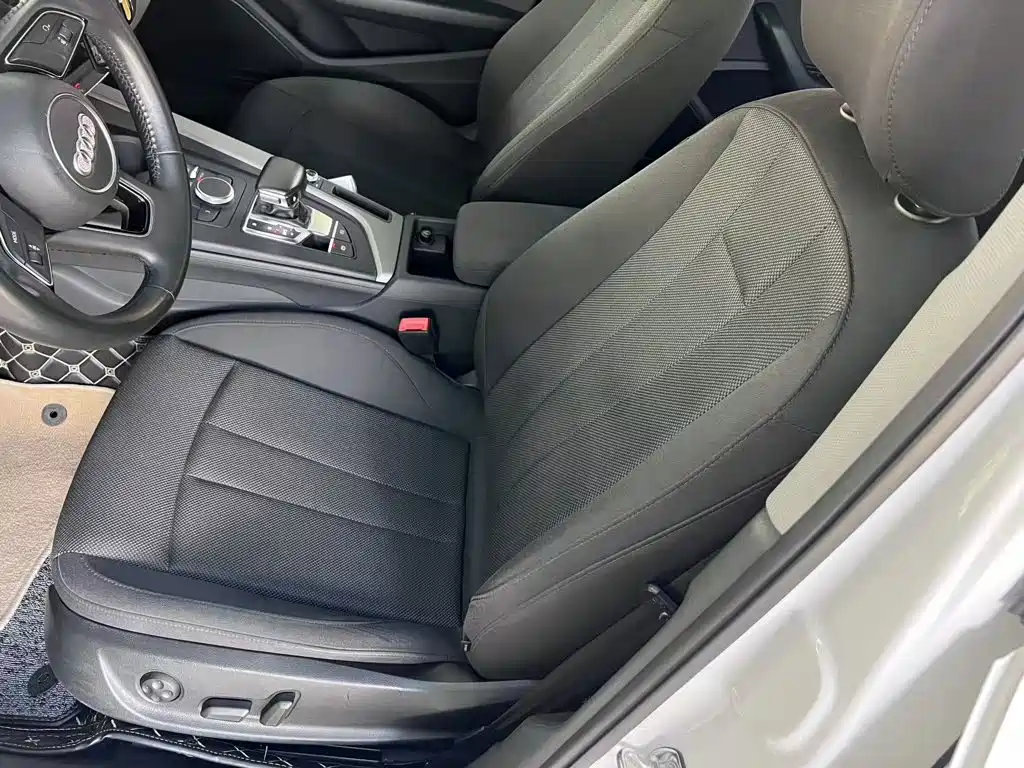 Audi A4L 2019