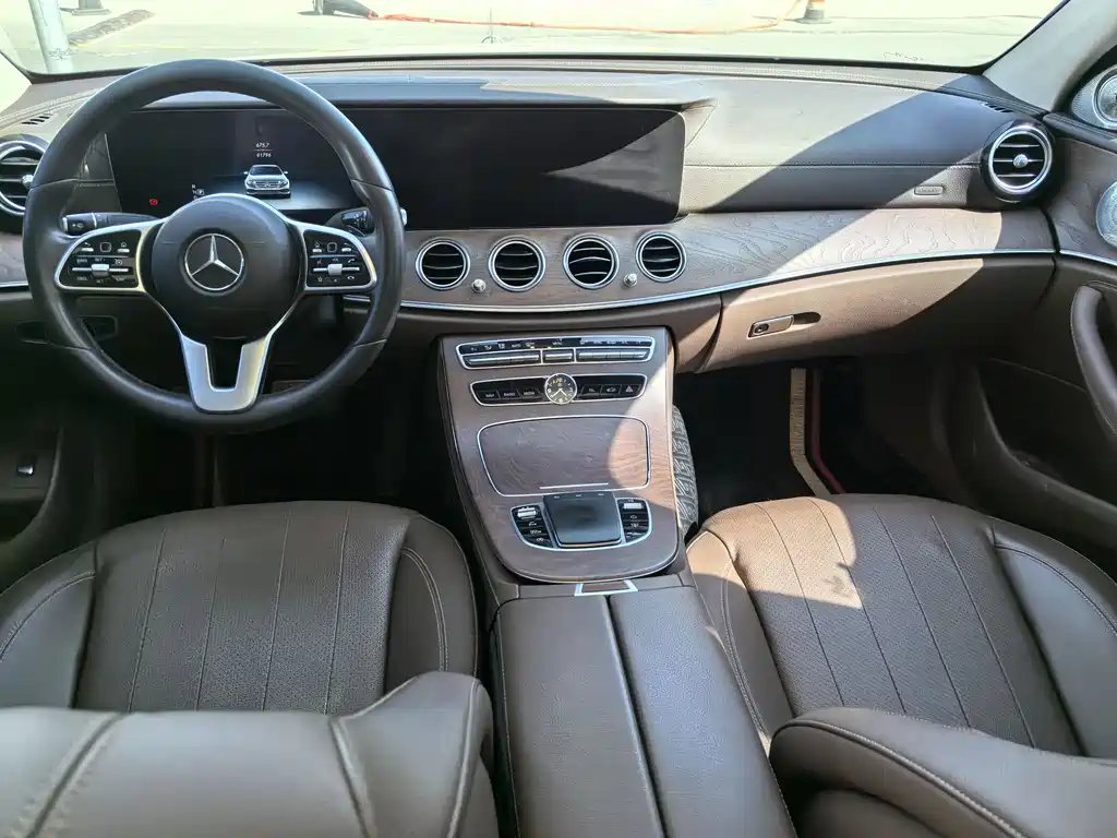 Mercedes-Benz E-Class 2019 — фото 11