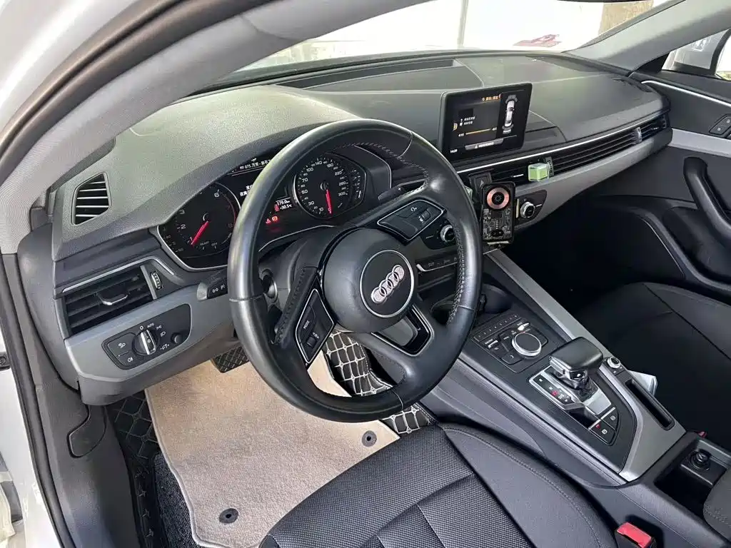 Audi A4L 2019
