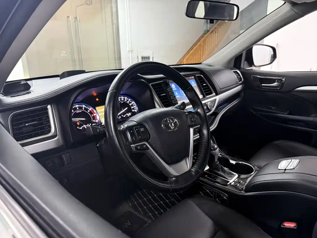 Toyota Highlander 2016 — фото 11
