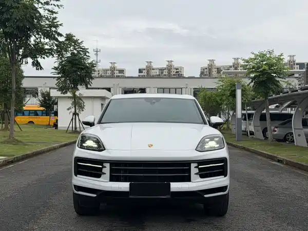 Porsche Cayenne 2023