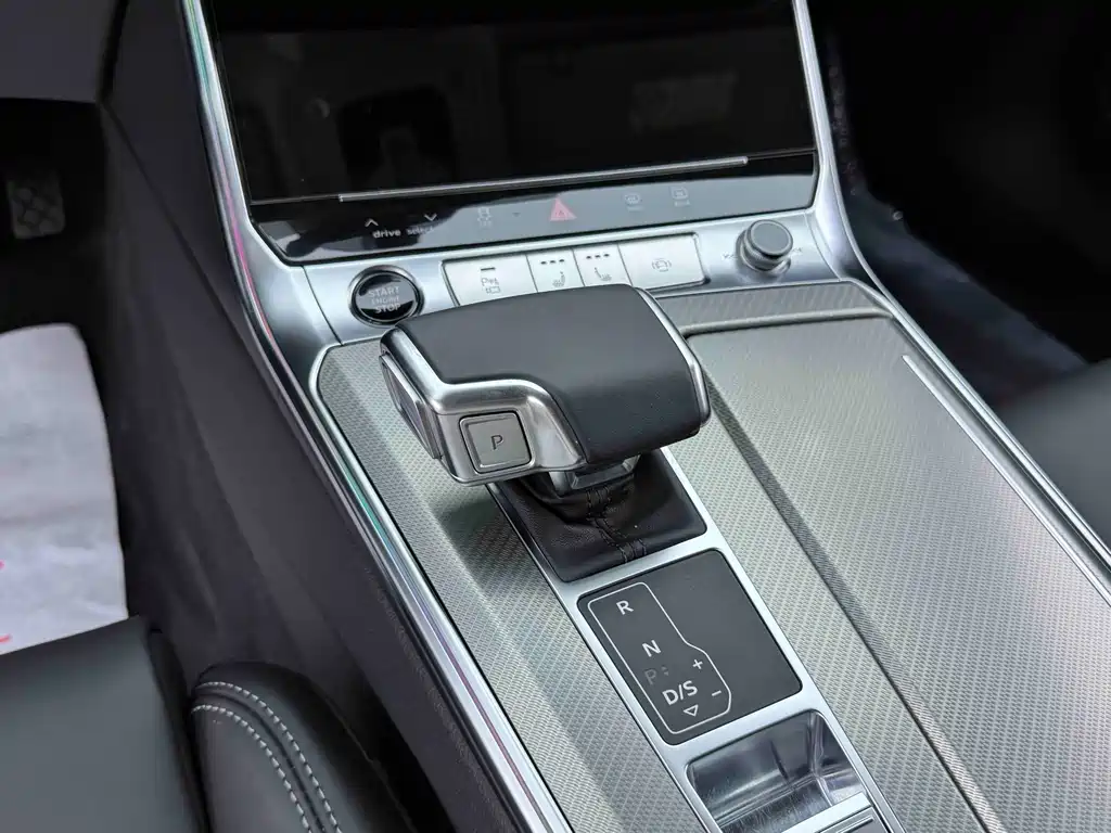 Audi A6L 2024 — фото 10