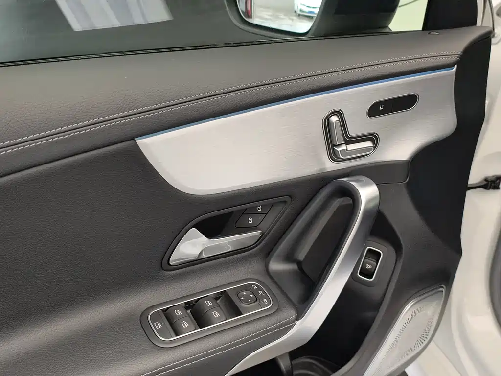 Mercedes-Benz A-Class 2020 — фото 16