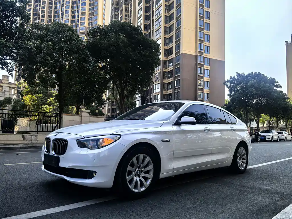 BMW 5 Series GT 2013 — фото 15