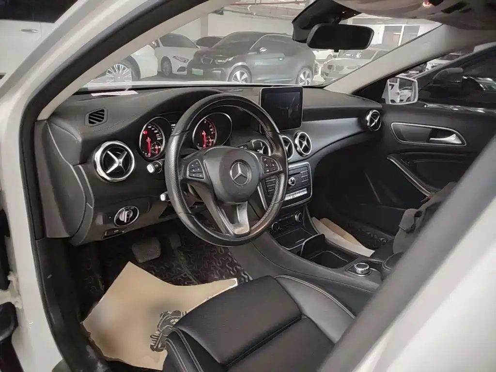 Mercedes-Benz GLA 2018 — фото 10
