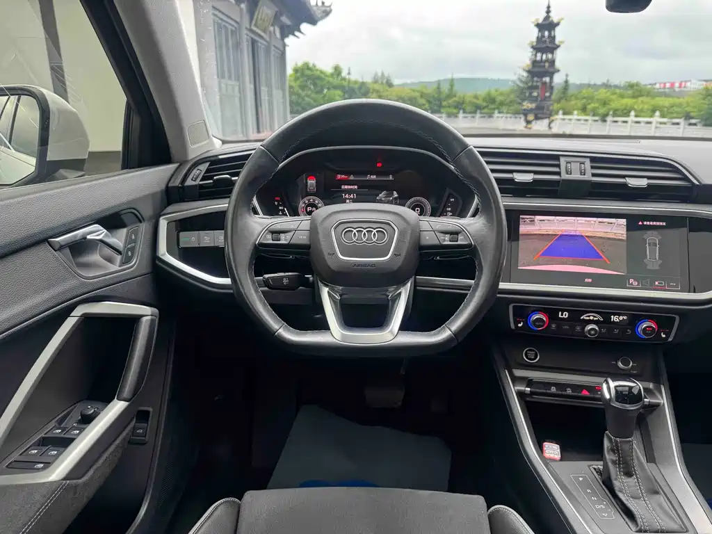 Audi Q3 2022 — фото 15