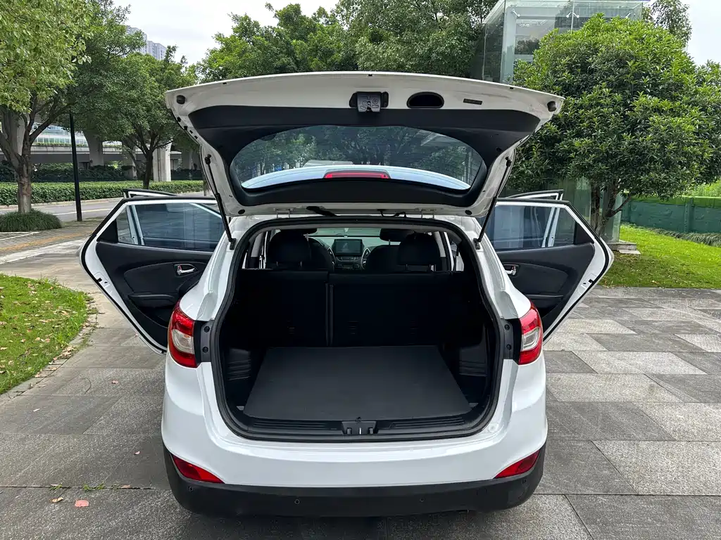 Hyundai ix35 2018 — фото 10