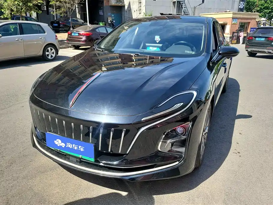 Hongqi E-QM5 2023