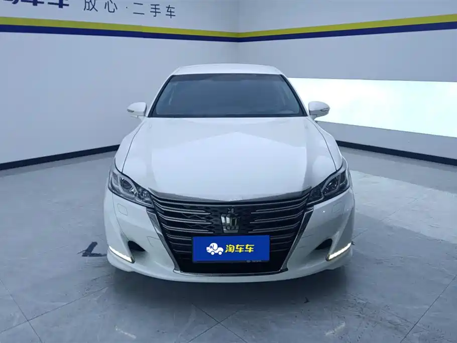 Toyota Crown 2019 — фото 2