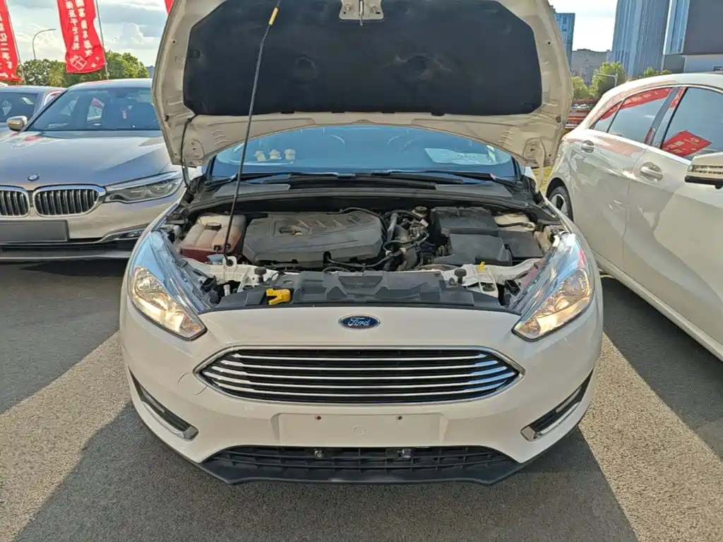 Ford Focus 2018 — фото 20