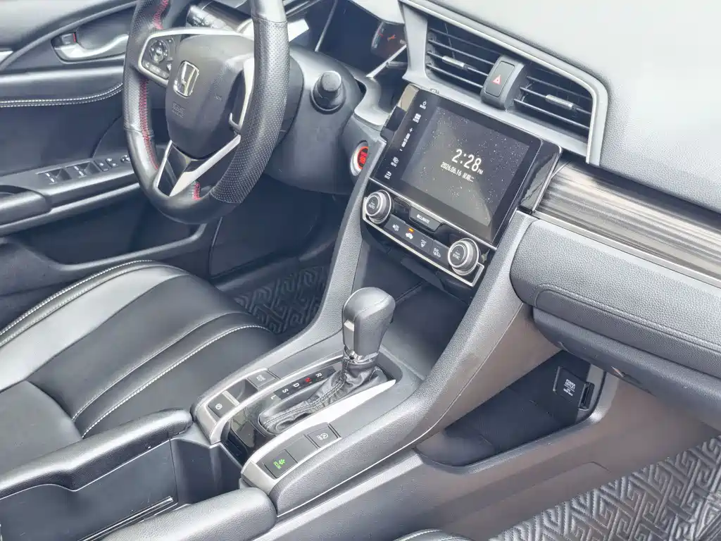 Honda Civic 2020 — фото 11