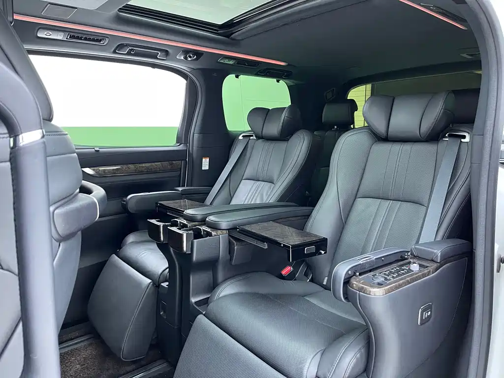 Toyota Vellfire 2021 — фото 7