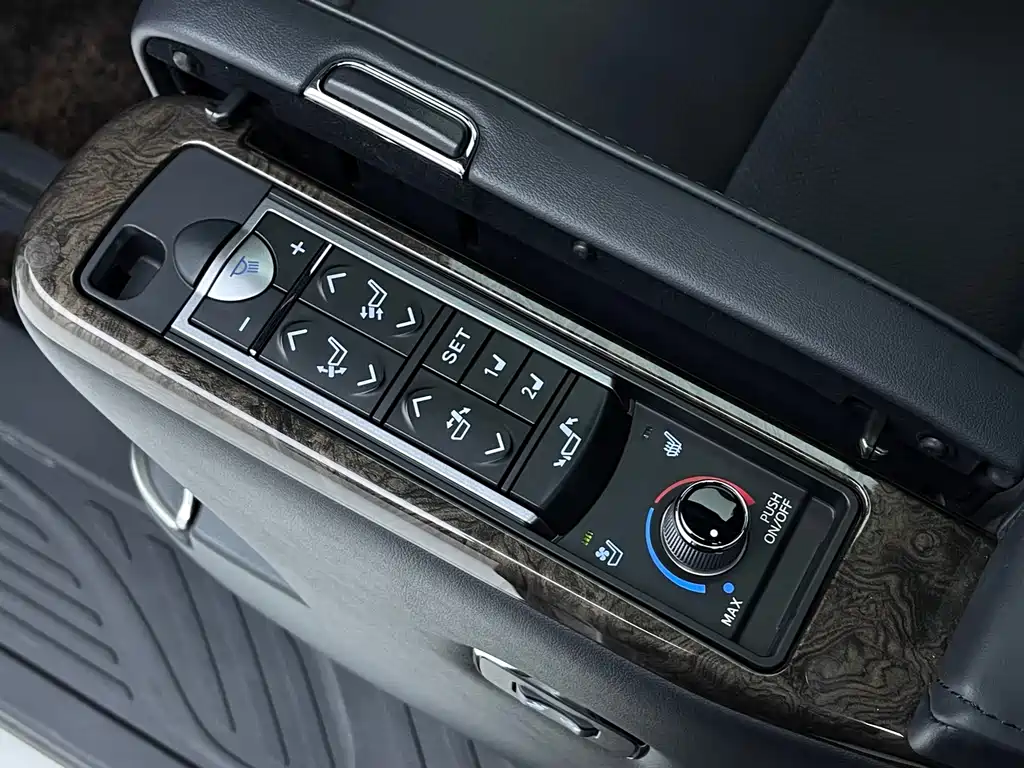 Toyota Vellfire 2021 — фото 8