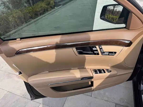 Mercedes-Benz S-Class 2013