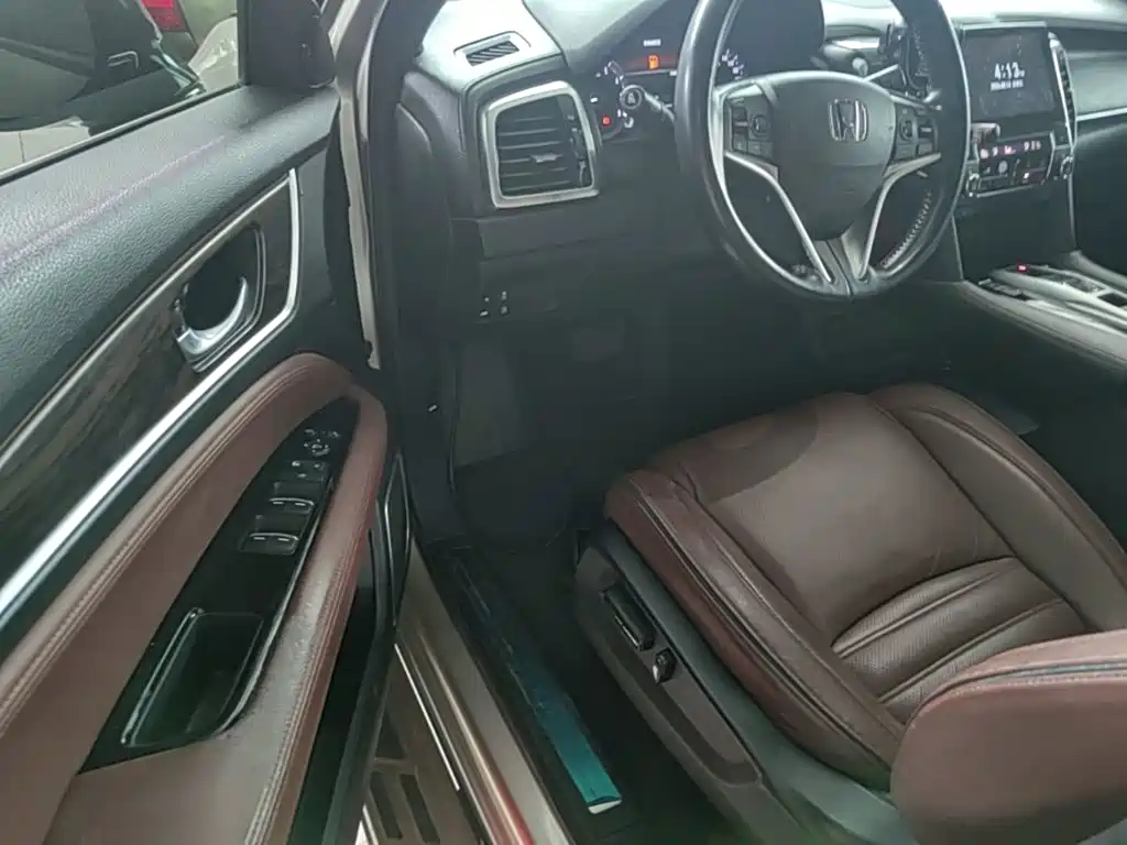 Honda UR-V 2017 — фото 16