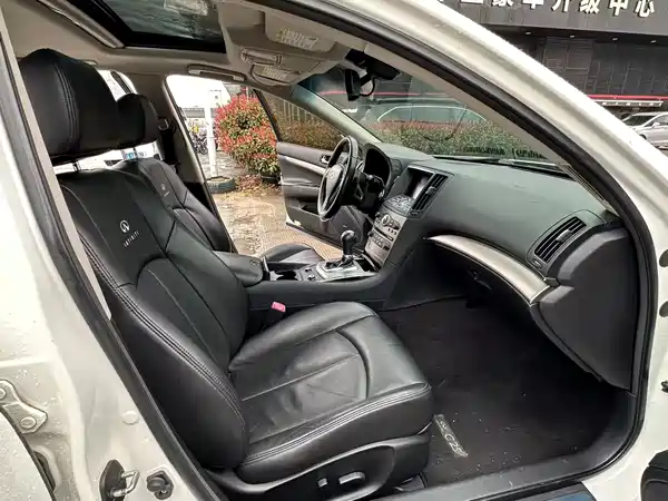 Infiniti G Series 2011