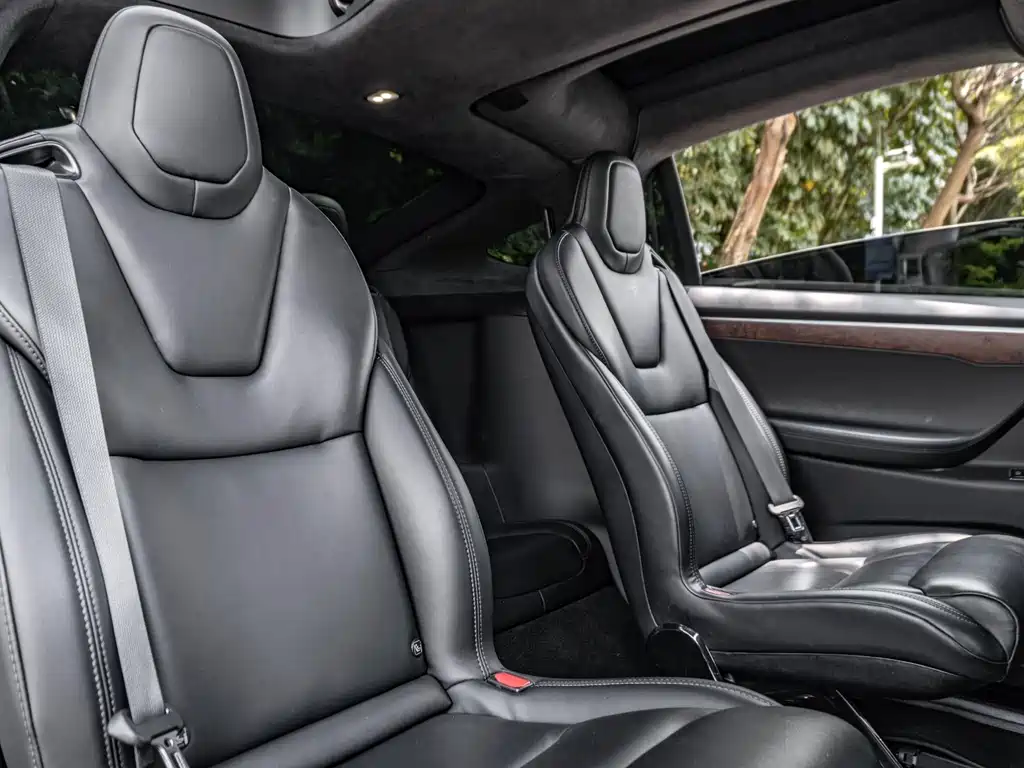 Tesla Model X 2018 — фото 6