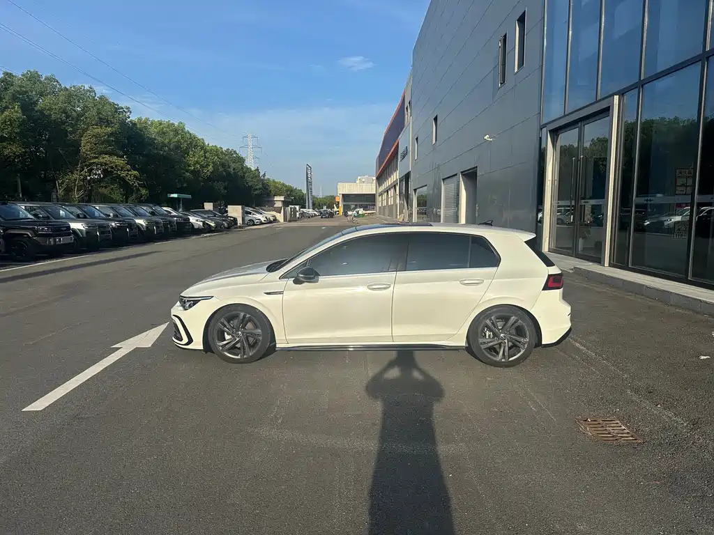 Volkswagen Golf 2021