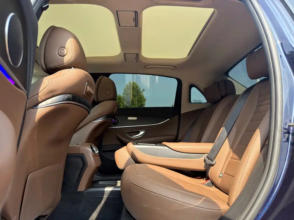 Mercedes-Benz E-Class 2019 — фото 12