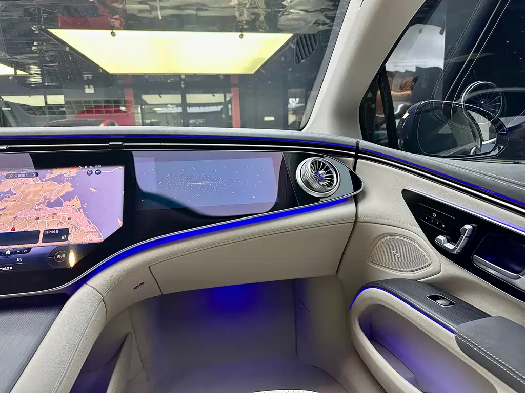 Mercedes-Benz EQS 2022 — фото 11
