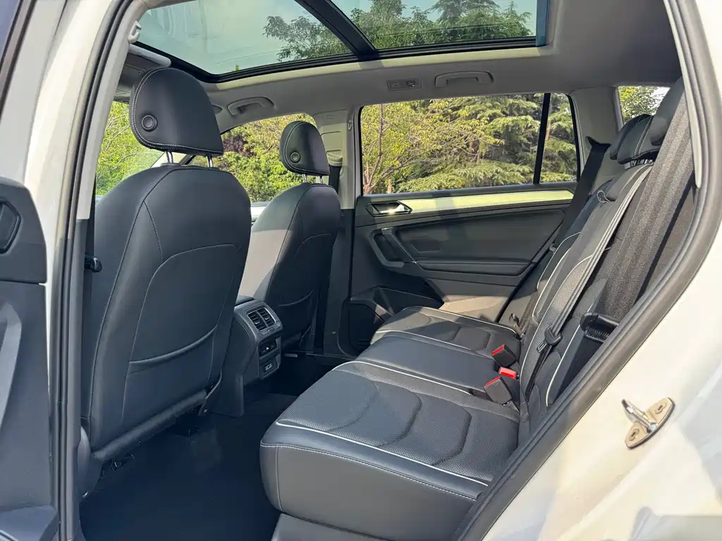 Volkswagen Tiguan L 2018 — фото 12