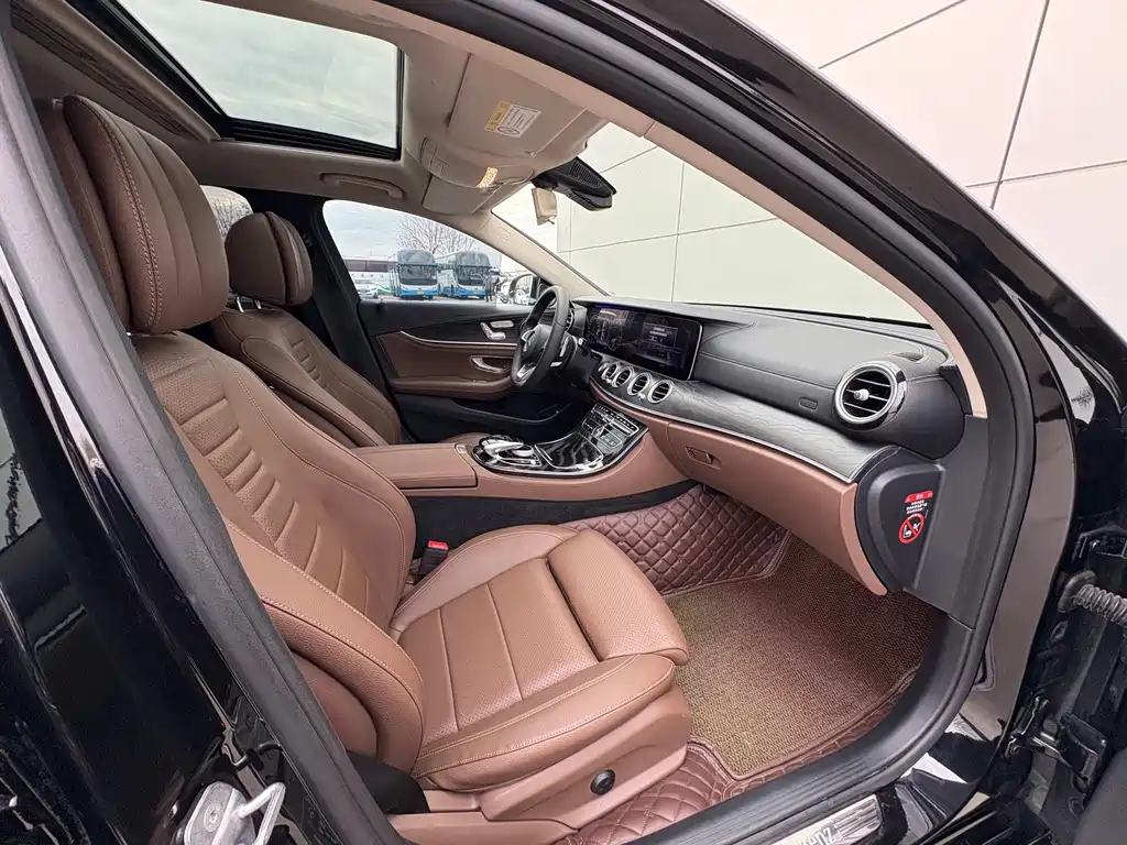 Mercedes-Benz E-Class 2018 — фото 13