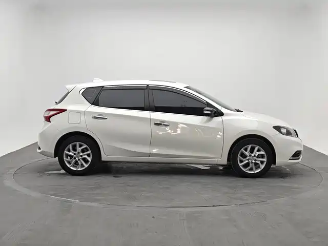 Nissan Tiida 2020