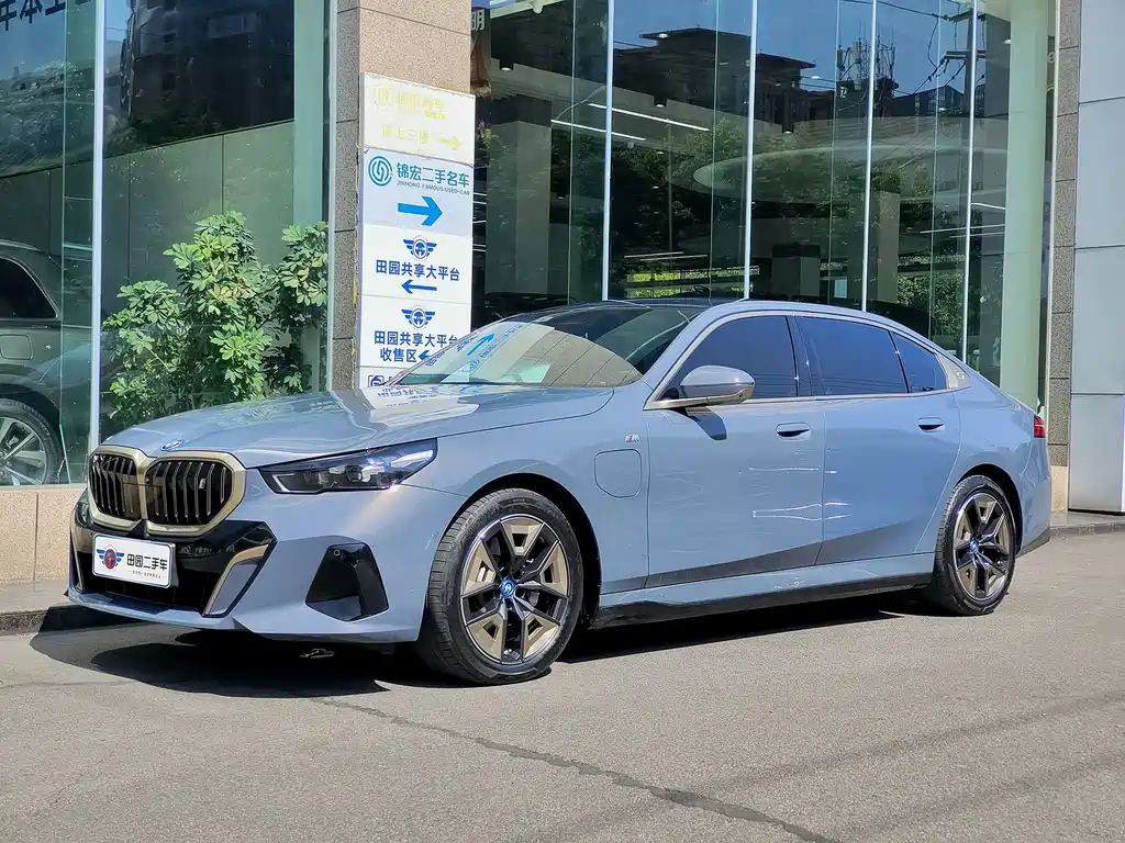 BMW i5 2024 — фото 1