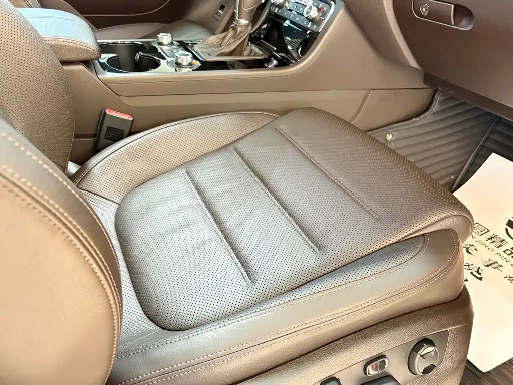 Volkswagen Touareg 2018 — фото 19