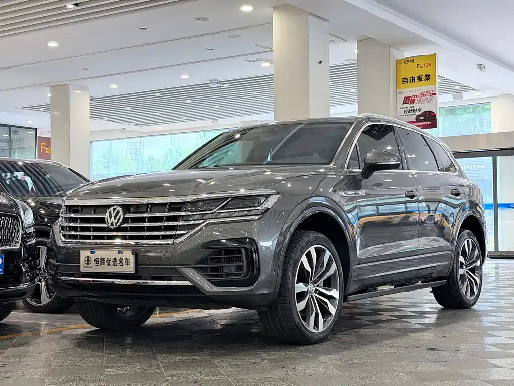 Volkswagen Touareg 2019 — фото 1