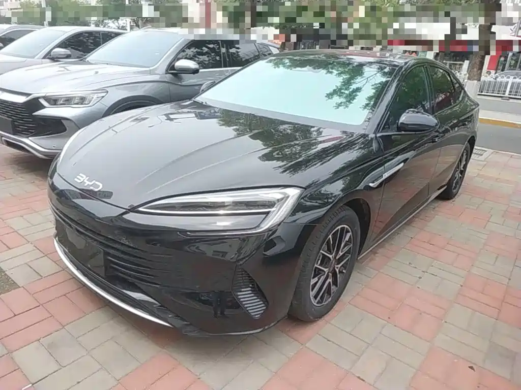 BYD Seal 07 DM-i 2025 — фото 2