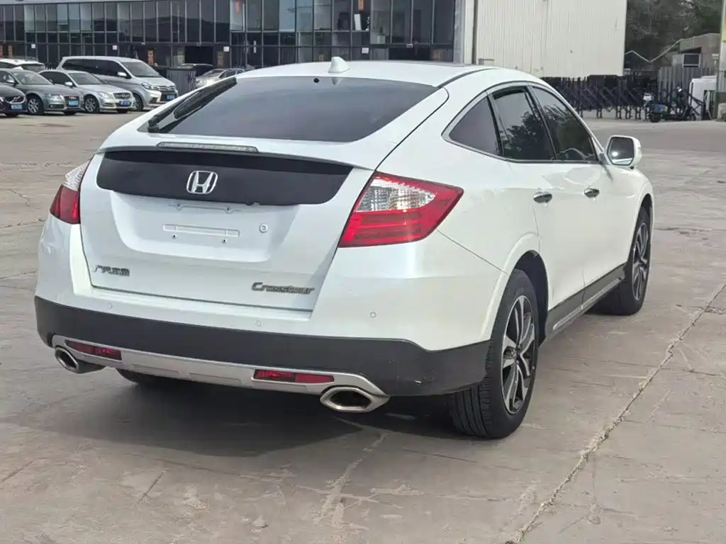 Honda Crosstour 2016 — фото 7