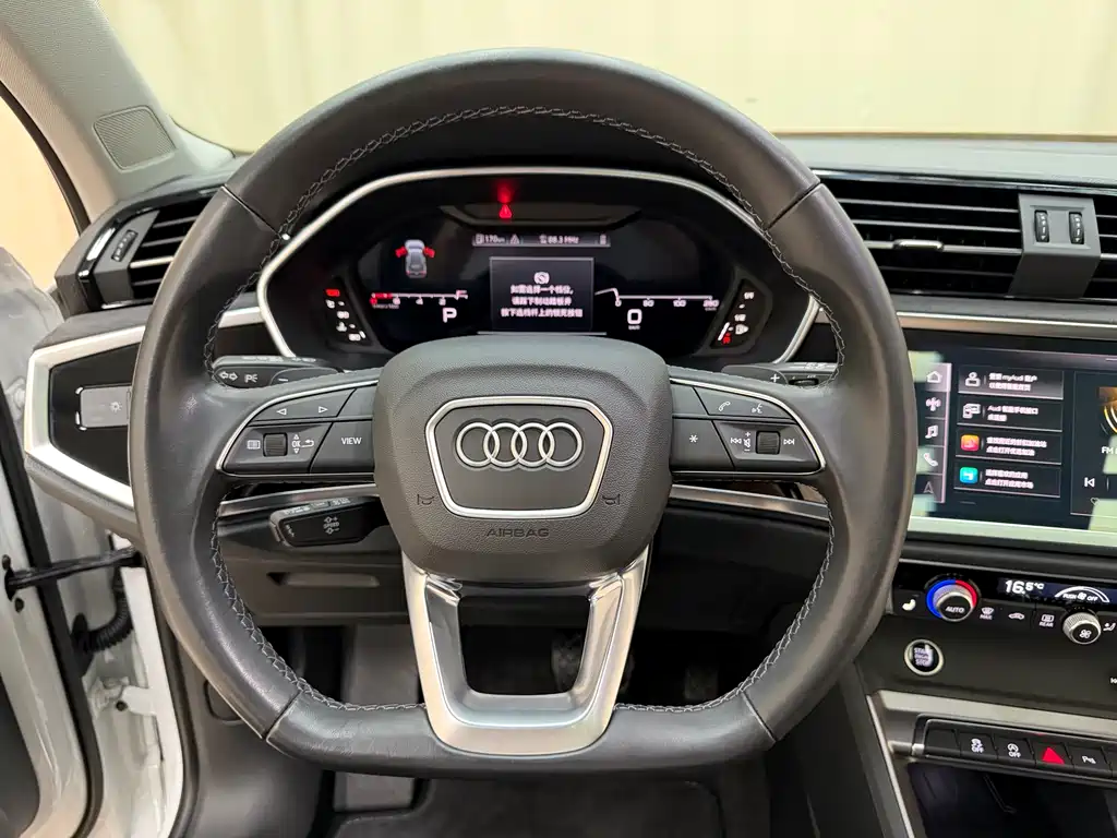 Audi Q3 2022 — фото 11