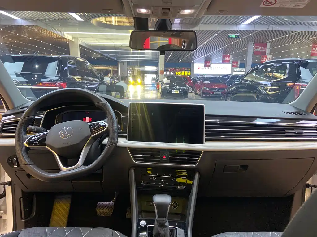 Volkswagen Tiguan L 2022