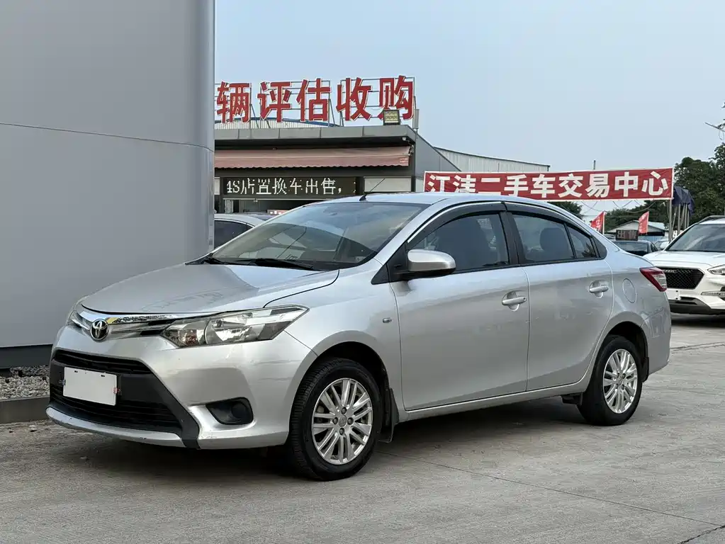 Toyota Vios 2014 — фото 1