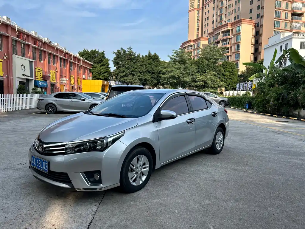 Toyota Corolla 2017 — фото 1