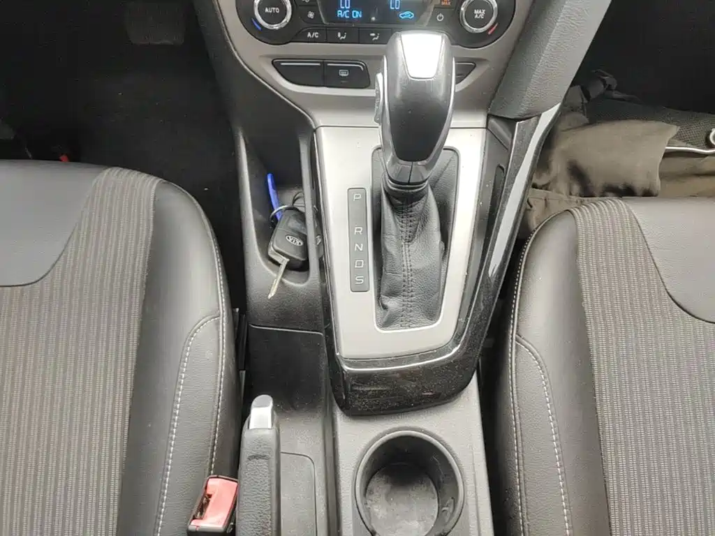 Ford Focus 2015 — фото 14