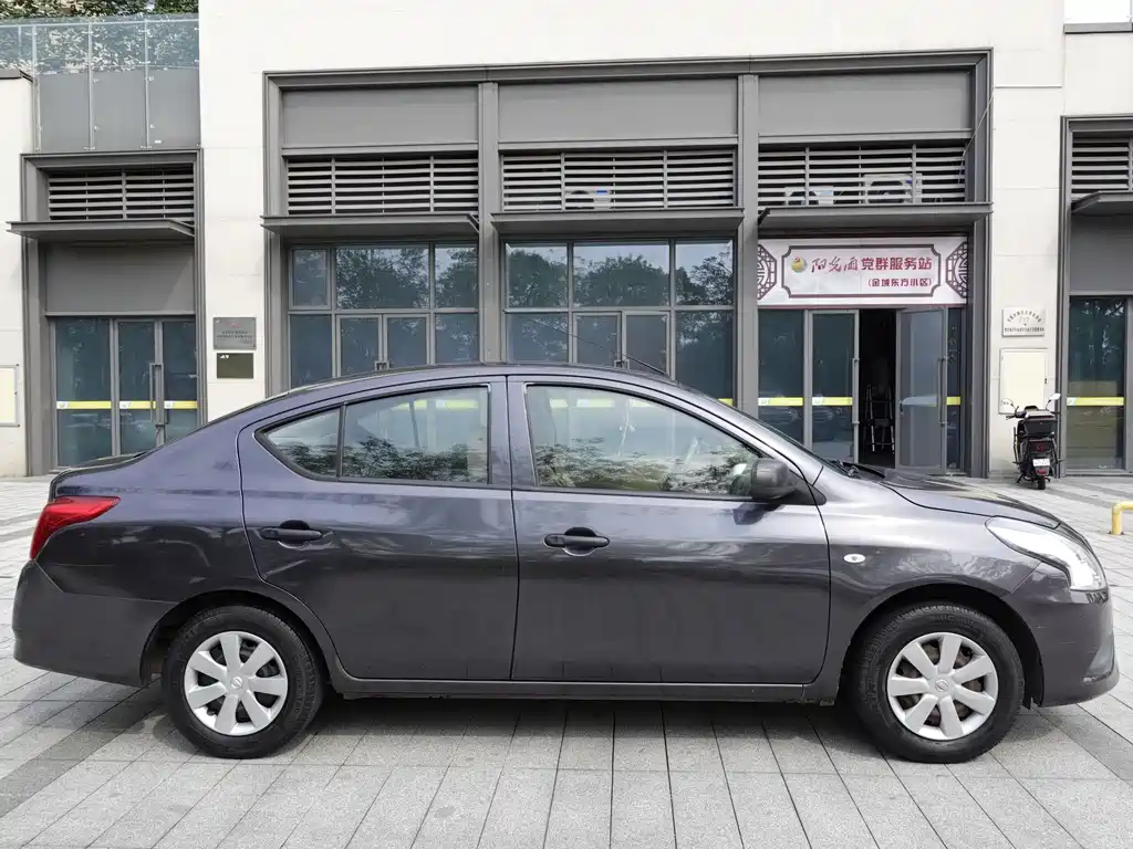Nissan Sunny 2016 — фото 5