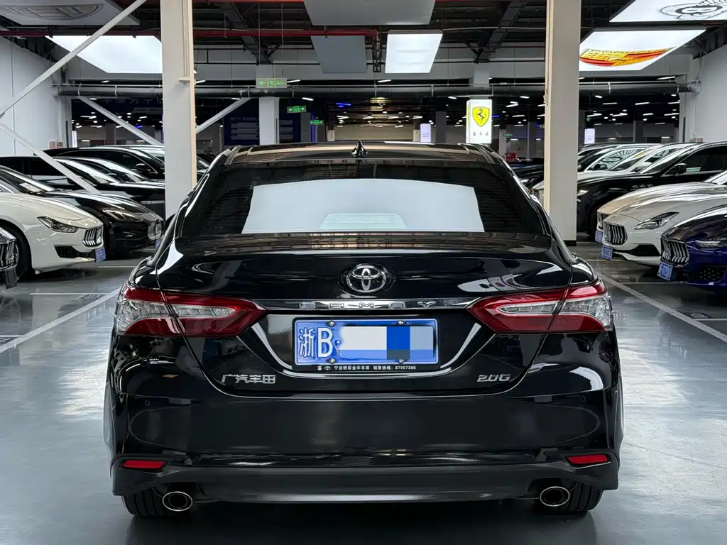 Toyota Camry 2023 — фото 10
