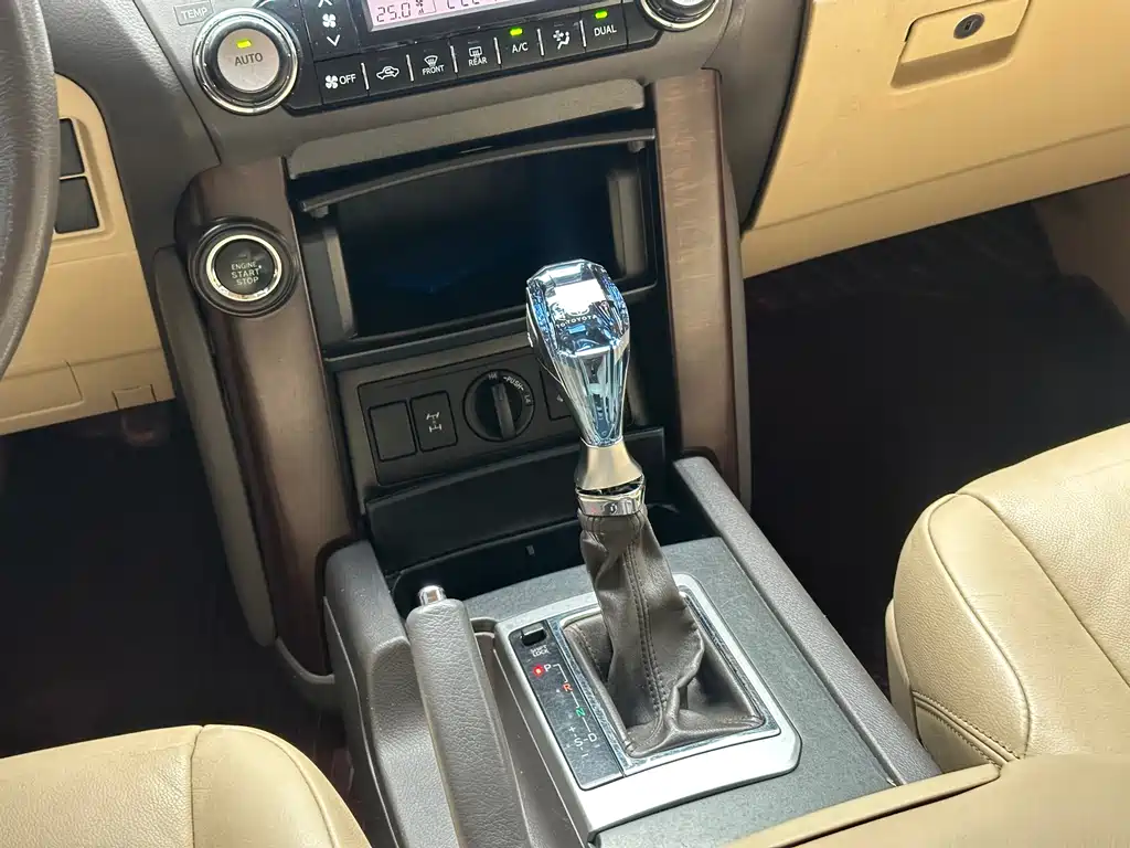 Toyota Prado 2017 — фото 15