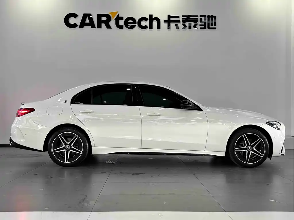 Mercedes-Benz C-Class 2024