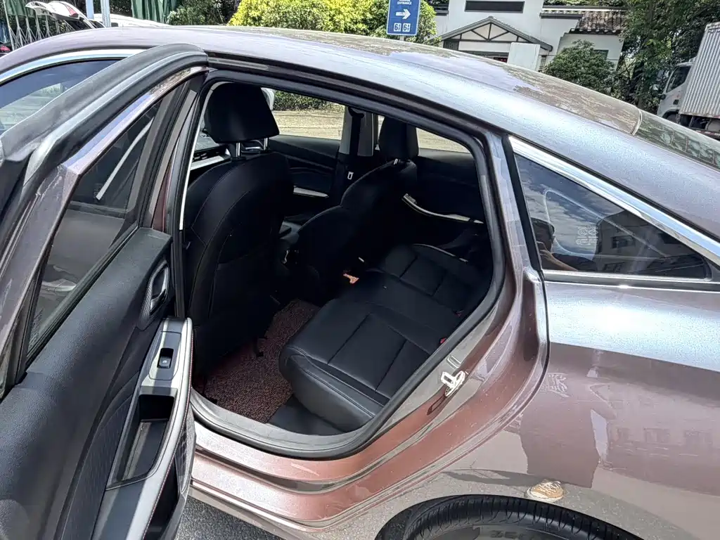 MG MG5 2020