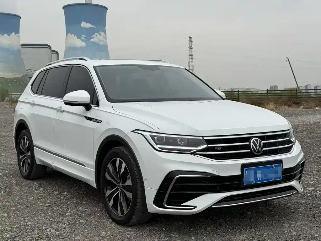 Volkswagen Tiguan L 2024 — фото 3