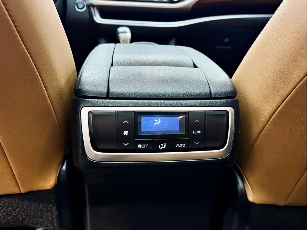 Toyota Highlander 2021 — фото 18