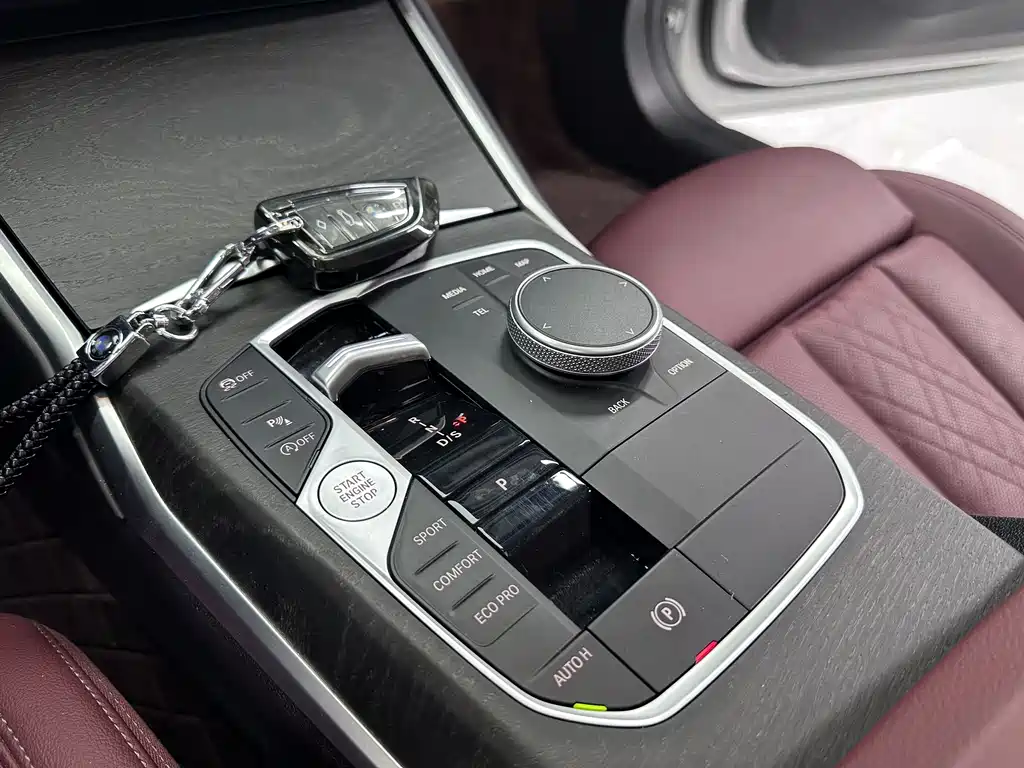 BMW 3 Series 2024 — фото 15